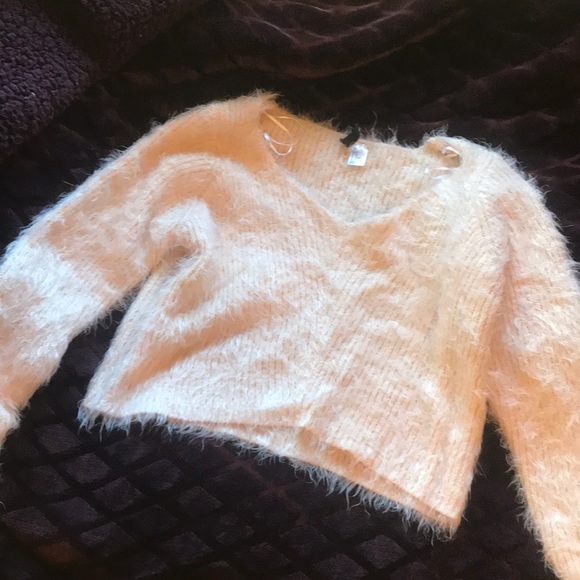 H&M Sweaters - Crop Sweater